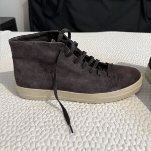 Vince Men's High-Top Suede Sneakers Grey
